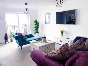 Beachfront Artsy Apartment